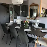 Maison Elegante Proche Circuit, Terrasse & Parking Holiday home *