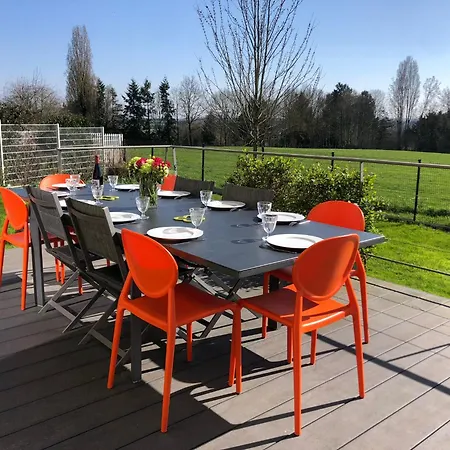 Maison Elegante Proche Circuit, Terrasse & Parking *