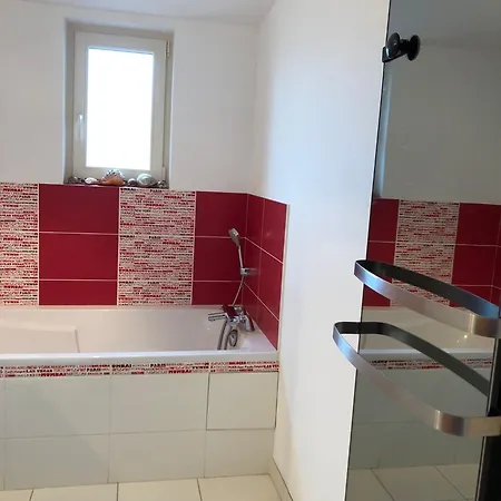 Maison Elegante Proche Circuit, Terrasse & Parking Σπίτι διακοπών