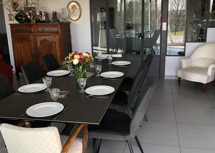 Maison Elegante Proche Circuit, Terrasse & Parking *