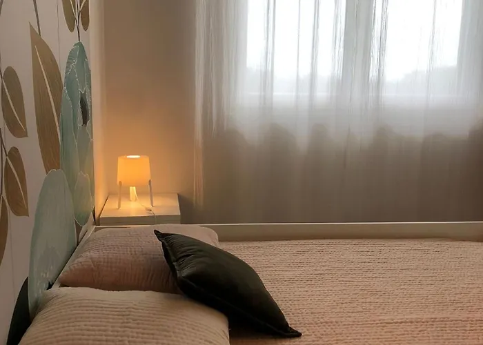 Maison Elegante Proche Circuit, Terrasse & Parking Le Mans