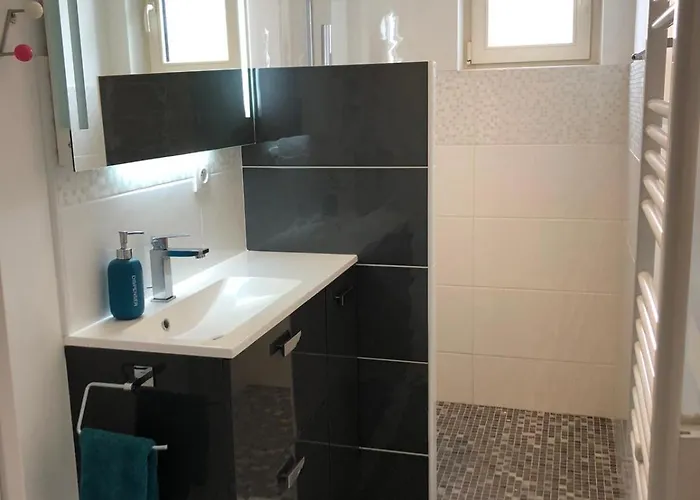 Maison Elegante Proche Circuit, Terrasse & Parking Ferienhaus Le Mans