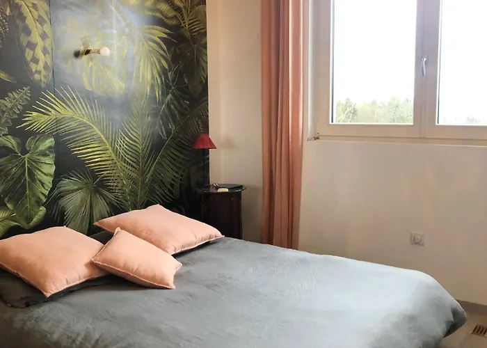 Ferienhaus Maison Elegante Proche Circuit, Terrasse & Parking